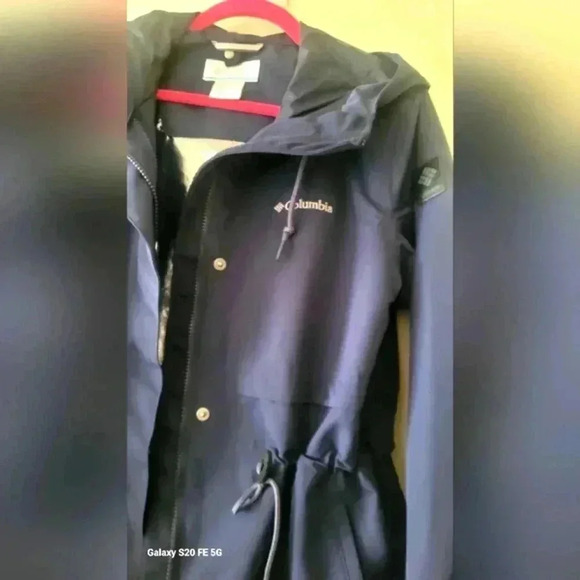Columbia insulated women's jacket, Medium, Navy blue , in excellent condition. - Picture 6 of 14